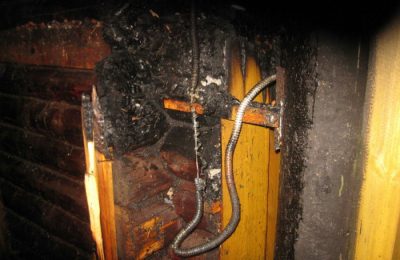За прошедшие две недели на территории Доволенского района по причине замыкания электропроводки произошло сразу три возгорания.