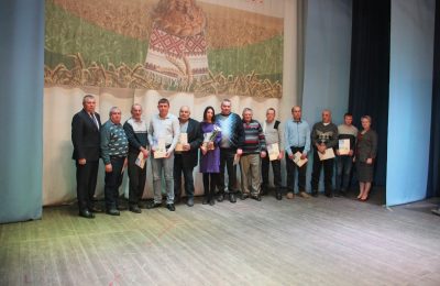 Чествование сельхозработников Доволенского района прошло 25 ноября в районном Доме культуры.