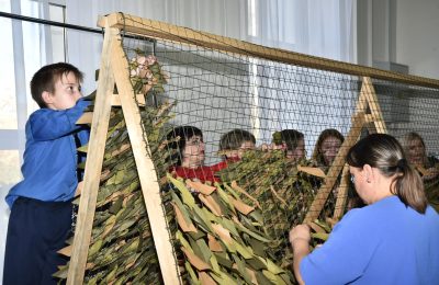 Губернатор Андрей Травников отметил значимость работы Татарского межрайонного центра сбора помощи для участников СВО