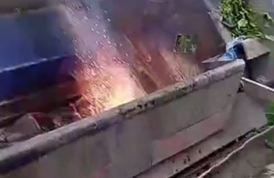 Из-за выброшенных батареек чуть не сгорел мусоровоз