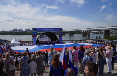 При участии «Единой России» в Новосибирской области отметили День государственного флага