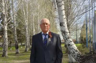 А жизнь кипела..!