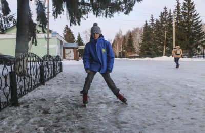 Погода в ударе – каток на тротуаре