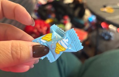 Новосибирские врачи предупредили об опасности популярных конфет из Китая