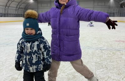 На диване не лежим – на каток и лыжню бежим!
