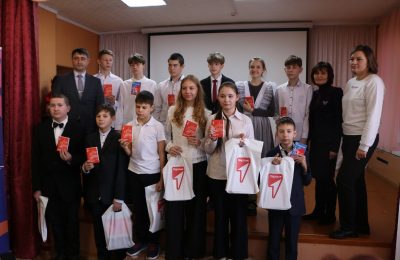 Торжественная церемония вручения паспортов прошла сегодня в Довольном.