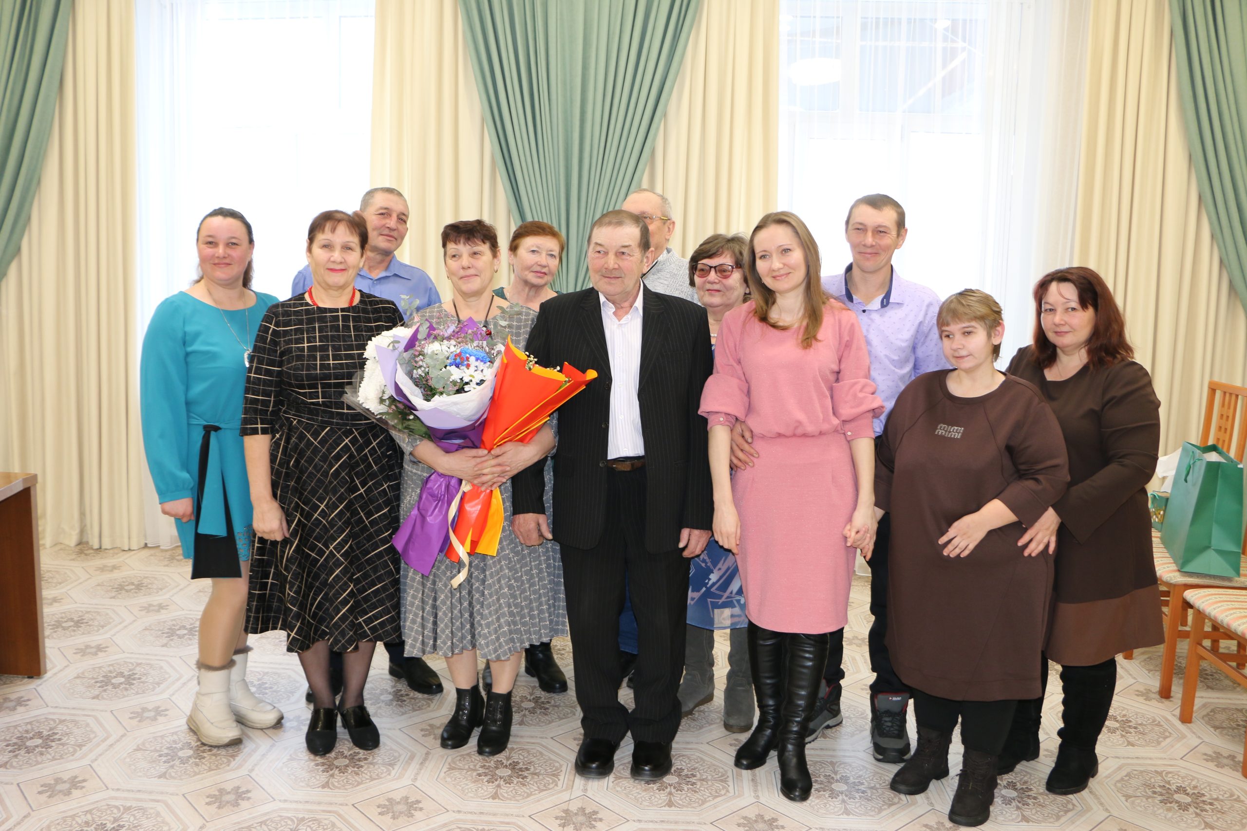 За крепким плечом на долгие годы