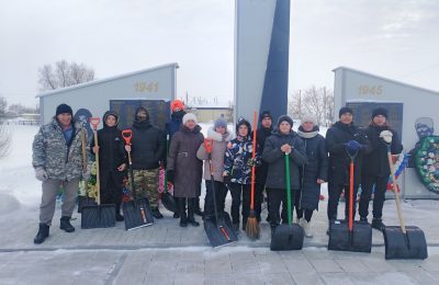 Чистая «Дорога к обелиску»