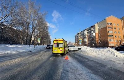 В Новосибирске в ДТП со скорой пострадали два человека