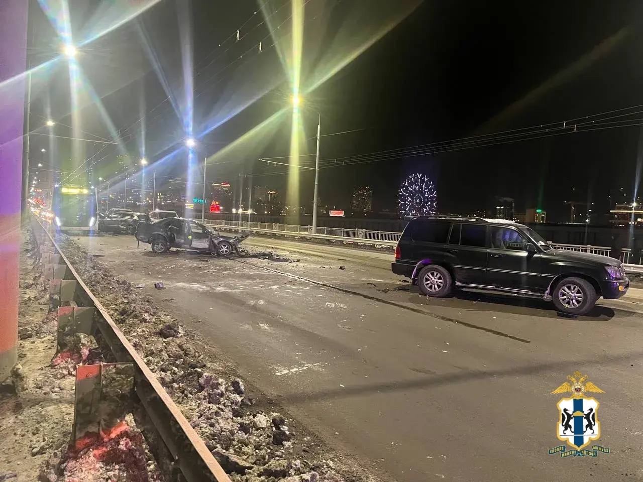 Массовое ДТП произошло на Октябрьском мосту в Новосибирске