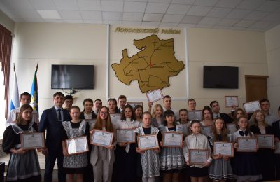 30 стипендиатов получили по 10 тыс. руб.