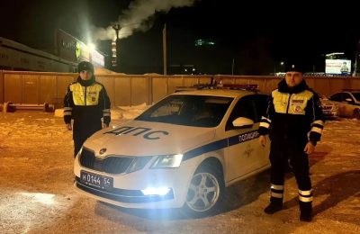 В Новосибирске инспекторы ДПС помогли роженице оперативно добраться до медицинского учреждения