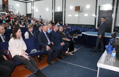 Вчера в Доволенском Доме культуры прошла встреча главы округа с населением