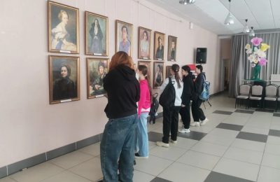 Выставка «История России в портретах» представлена жителям районов Новосибирской области