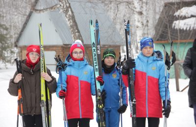 Лыжи в сторону