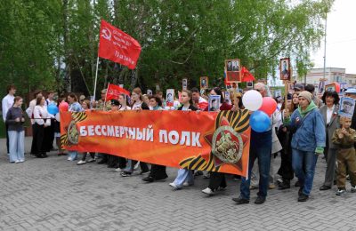 Фотоальбом с торжественного митинга посвящённого празднованию 9 Мая в Довольном