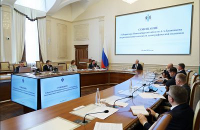 Перспективы расширения мер поддержки молодых семей и семей с детьми рассмотрели в Новосибирской области
