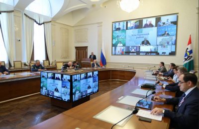 Губернатор Новосибирской области Андрей Травников поручил провести летние масштабные мероприятия Года единства народов России на высоком уровне