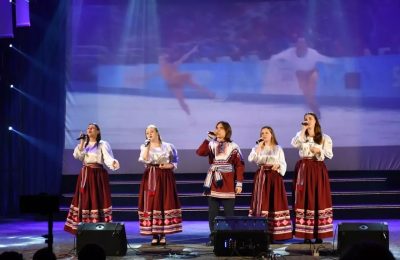 Сильны единством и творчеством