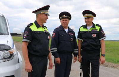 Служат здесь надёжные ребята