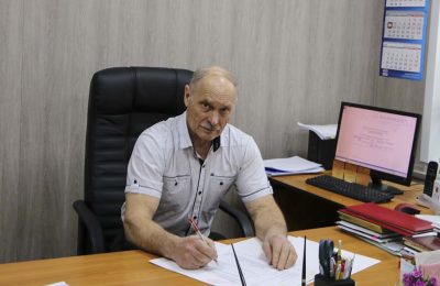 Не опуская голову