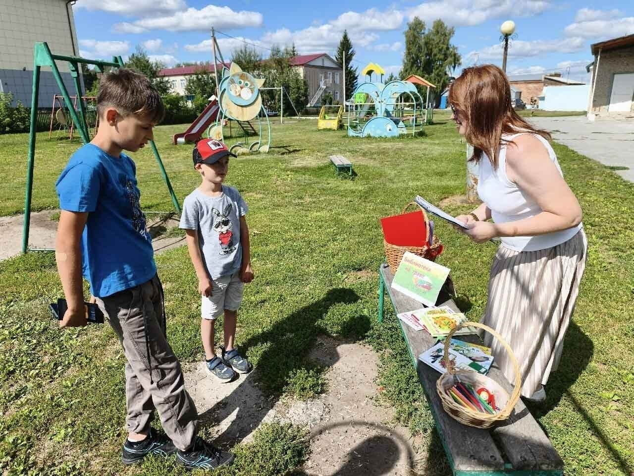 Юные читатели исследовали мир флоры и фауны вместе с Доволенской детской библиотекой
