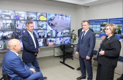 Мэр Новосибирска Максим Кудрявцев посетил Центр общественного наблюдения за выборами